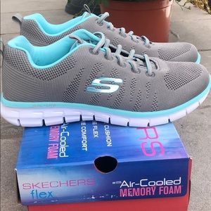 Skechers sneakers